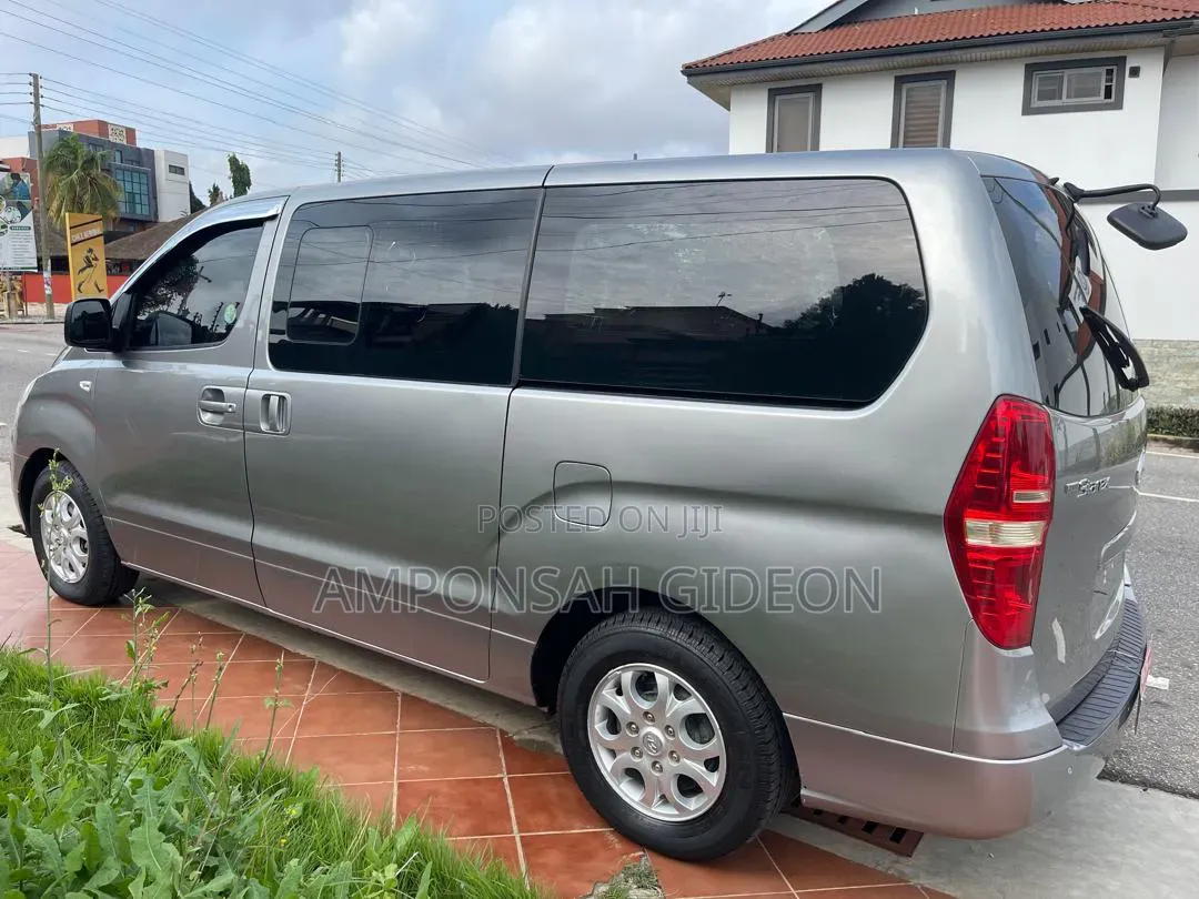 Hyundai Starex 2016 Silver