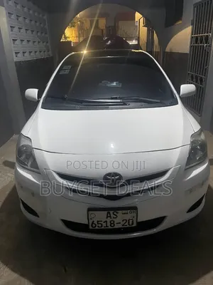 Toyota Yaris 2010 White