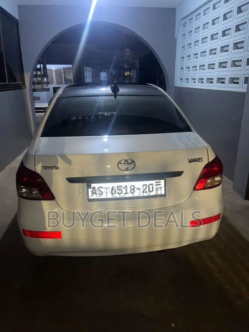 Toyota Yaris 2010 White
