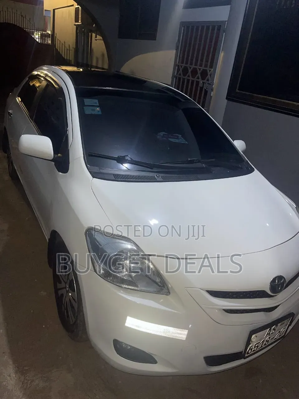 Toyota Yaris 2010 White
