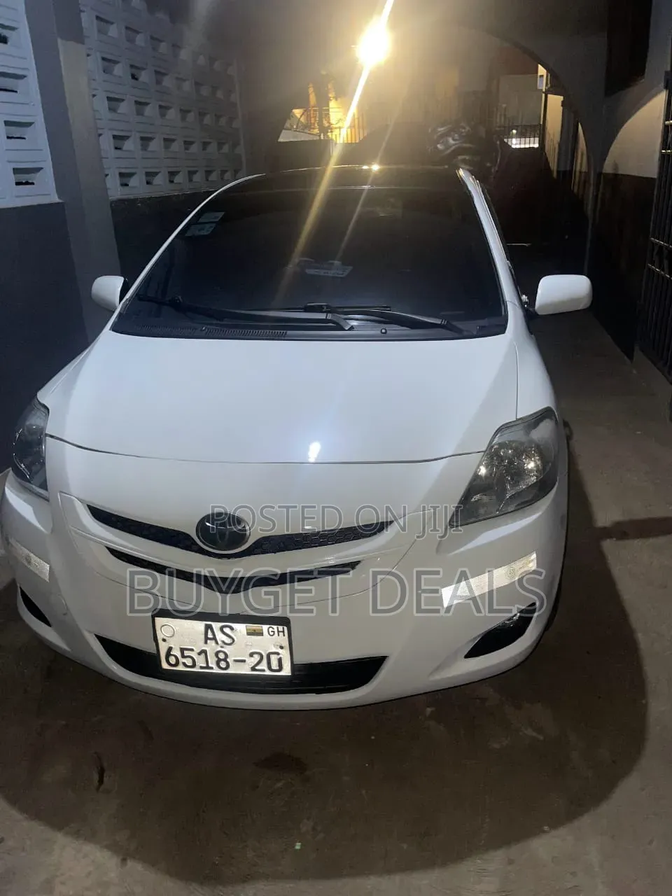 Toyota Yaris 2010 White
