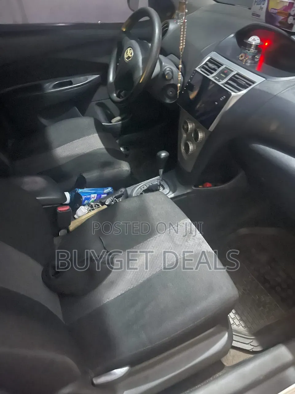 Toyota Yaris 2010 White