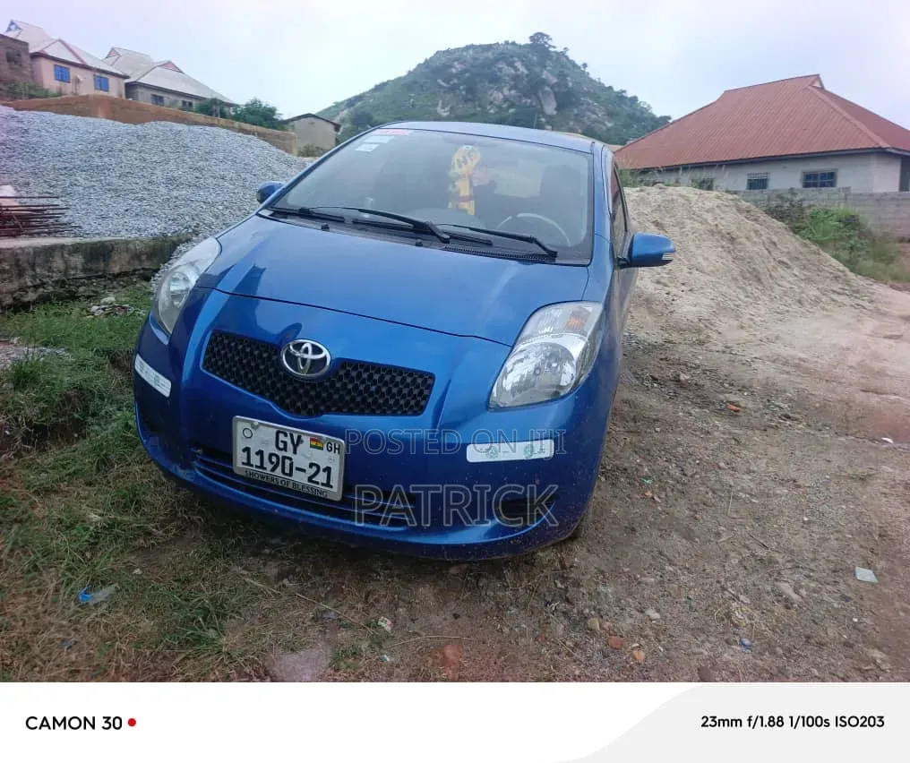 Toyota Vitz 2010 Blue