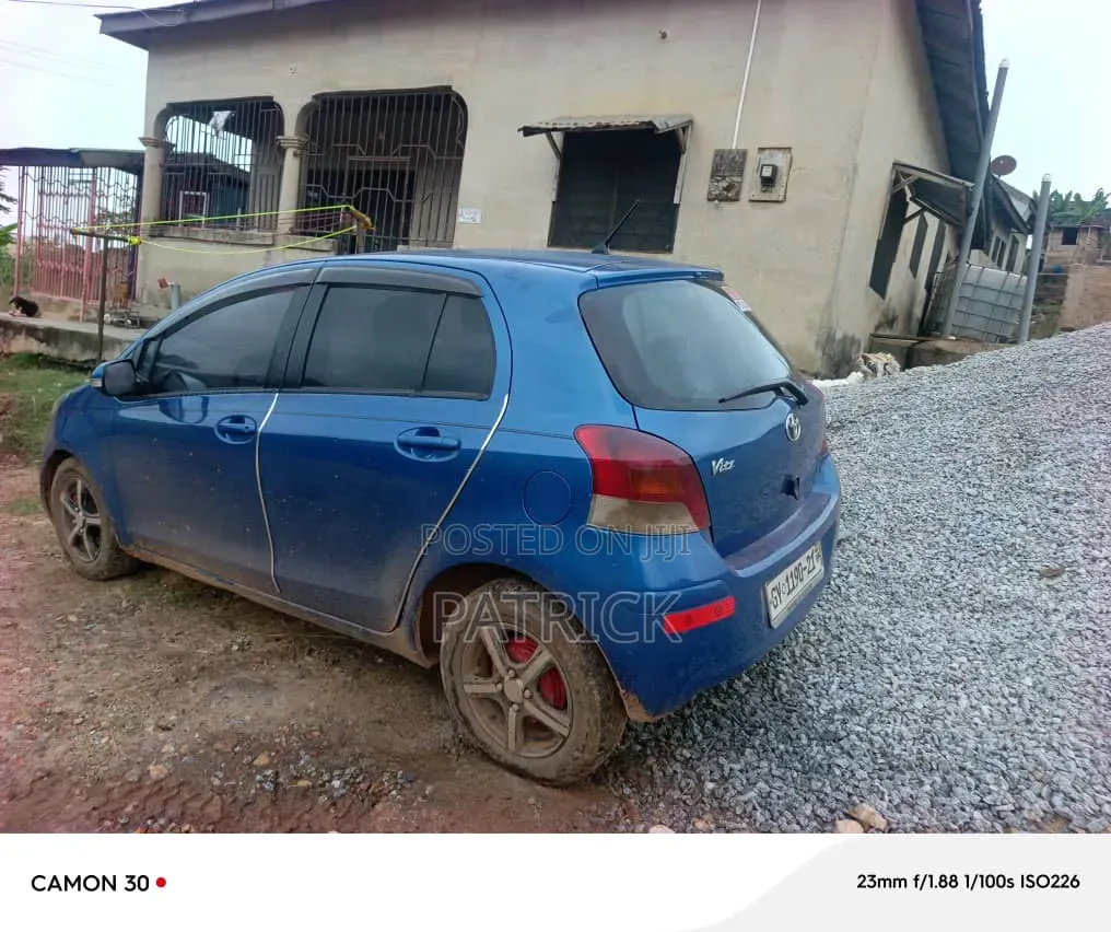 Toyota Vitz 2010 Blue