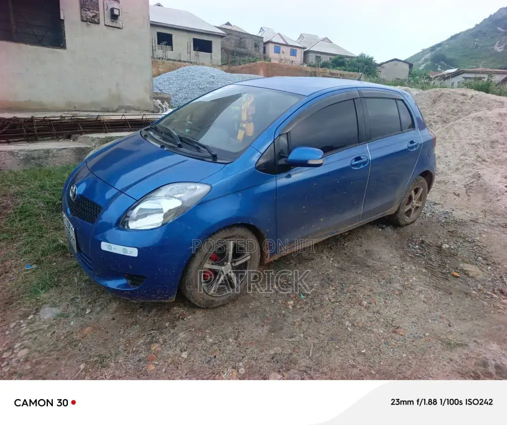 Toyota Vitz 2010 Blue