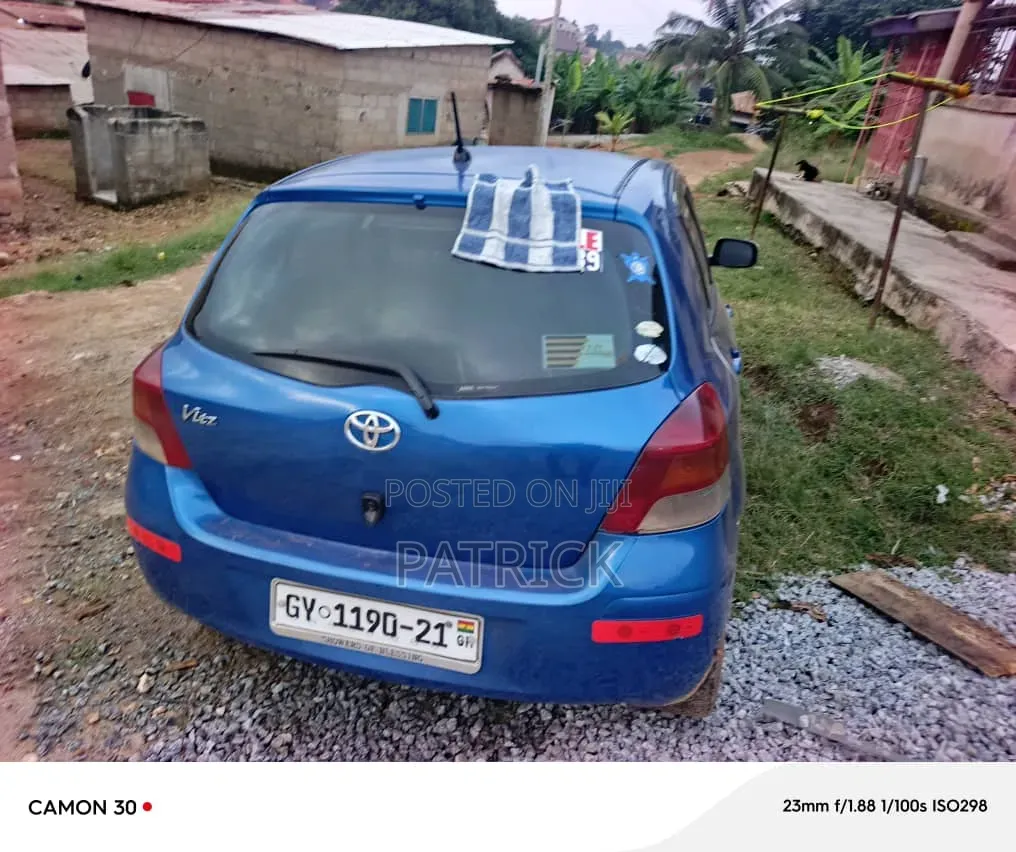 Toyota Vitz 2010 Blue