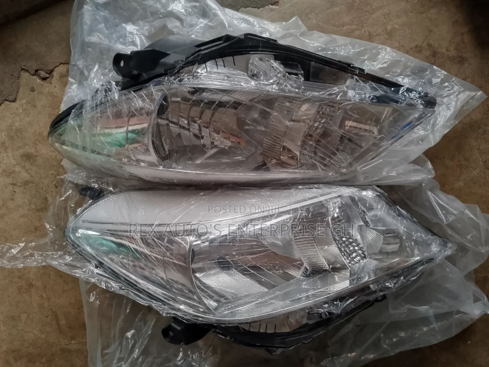 Toyota Vitz 2012 Headlight