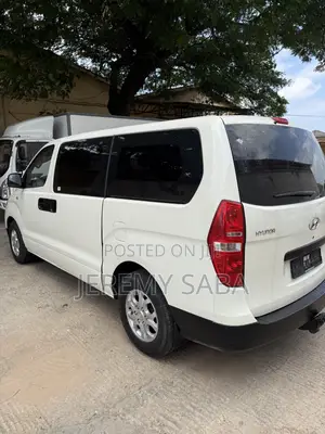 Hyundai H1 2013 White