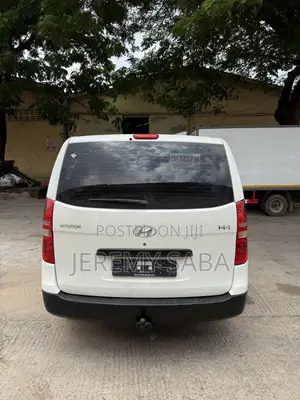 Hyundai H1 2013 White