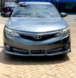 Toyota Camry SE Sport 4dr Sedan (2.5L 4cyl 6A) 2014 Silver