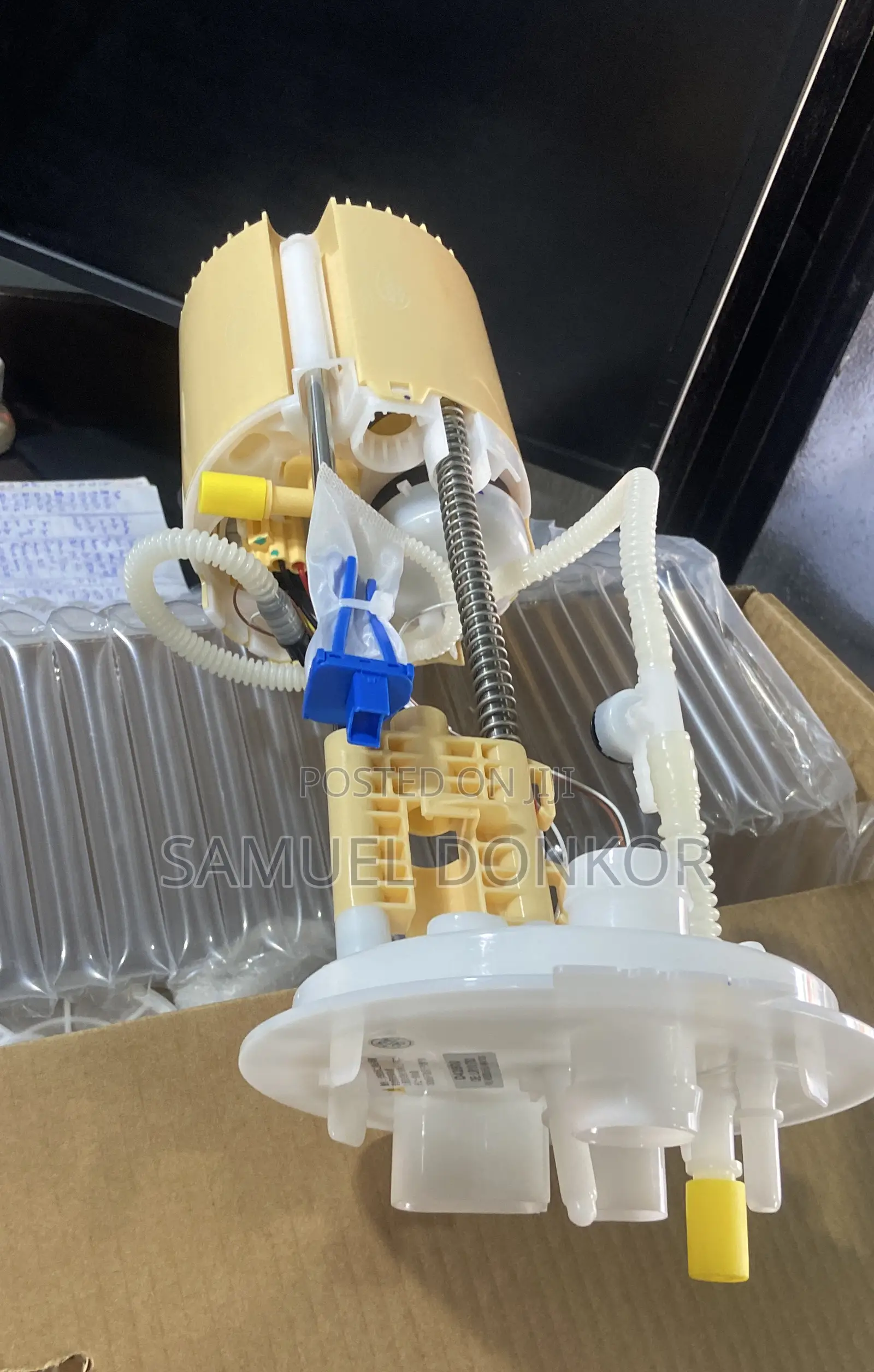 Range Rover Fuel Pump and Sender Assy Lr101793