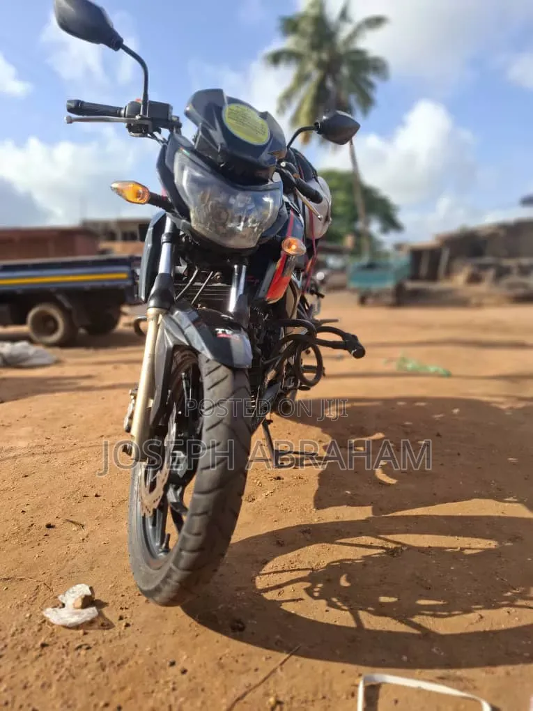 TVS Apache 180 RTR 2025 Black