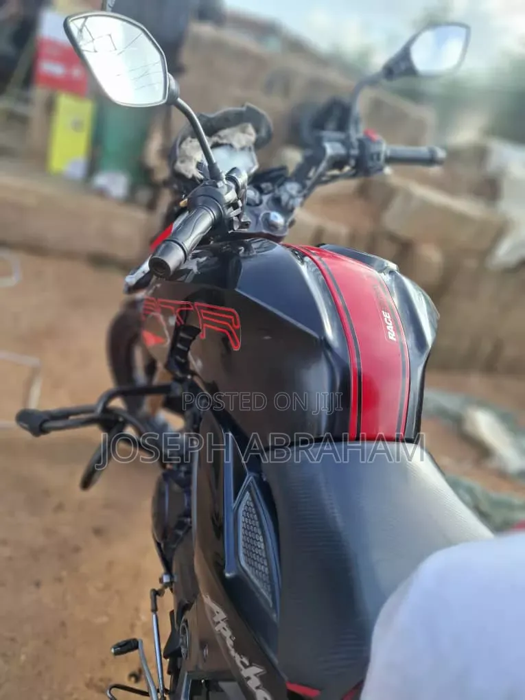 TVS Apache 180 RTR 2025 Black