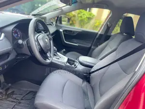 Toyota RAV4 LE AWD 2019 Red