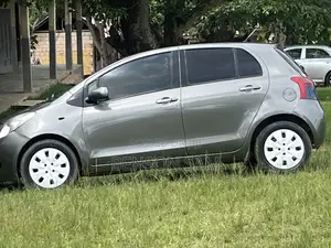 Toyota Vitz 2009 Gray