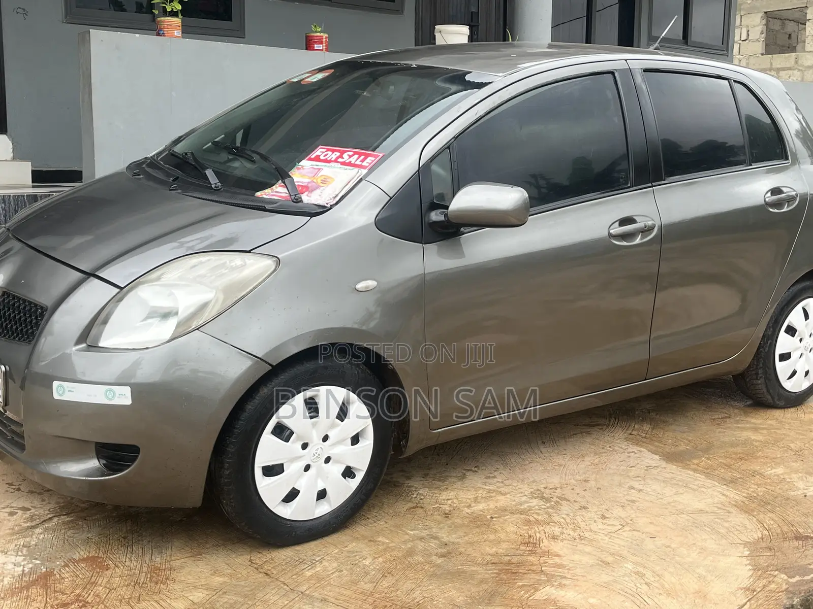 Toyota Vitz 2009 Gray