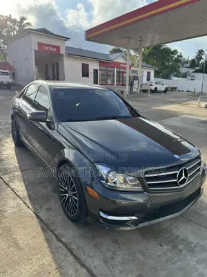 Mercedes-Benz C250 2013 Black