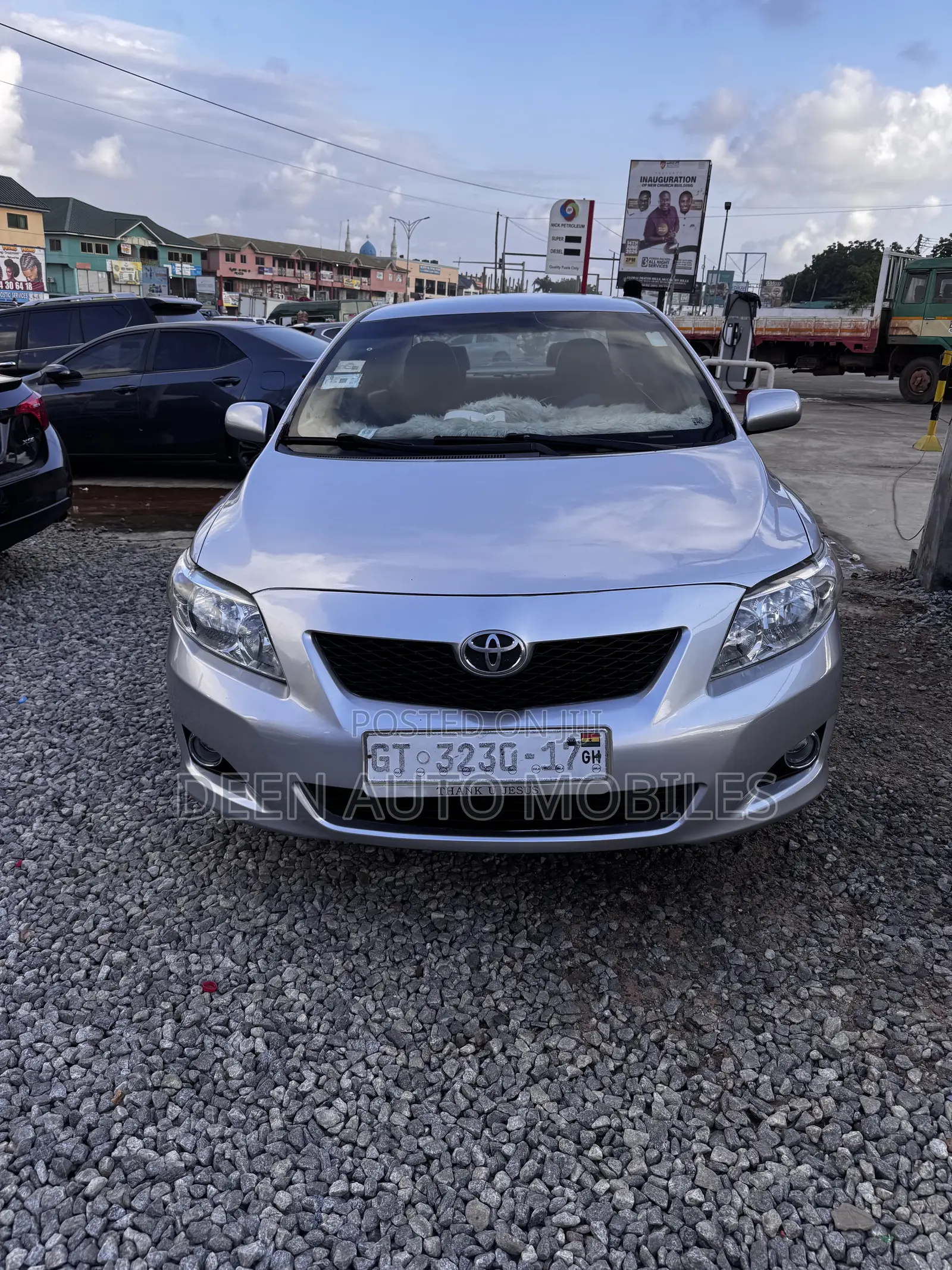 Toyota Corolla LE 4dr Sedan (1.8L 4cyl 4A) 2012