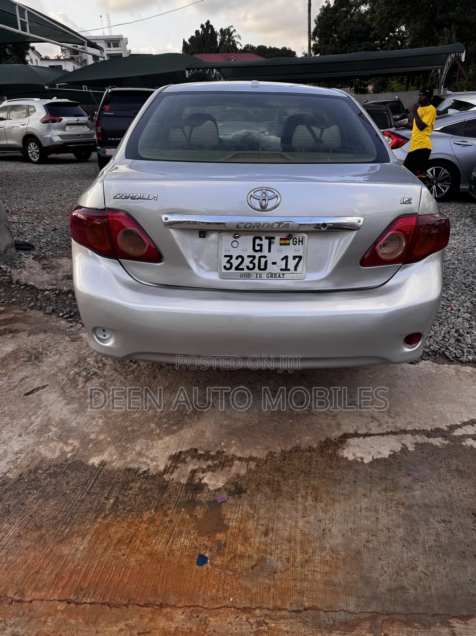 Toyota Corolla LE 4dr Sedan (1.8L 4cyl 4A) 2012