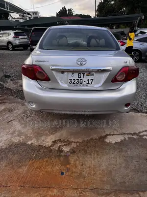 Toyota Corolla LE 4dr Sedan (1.8L 4cyl 4A) 2012