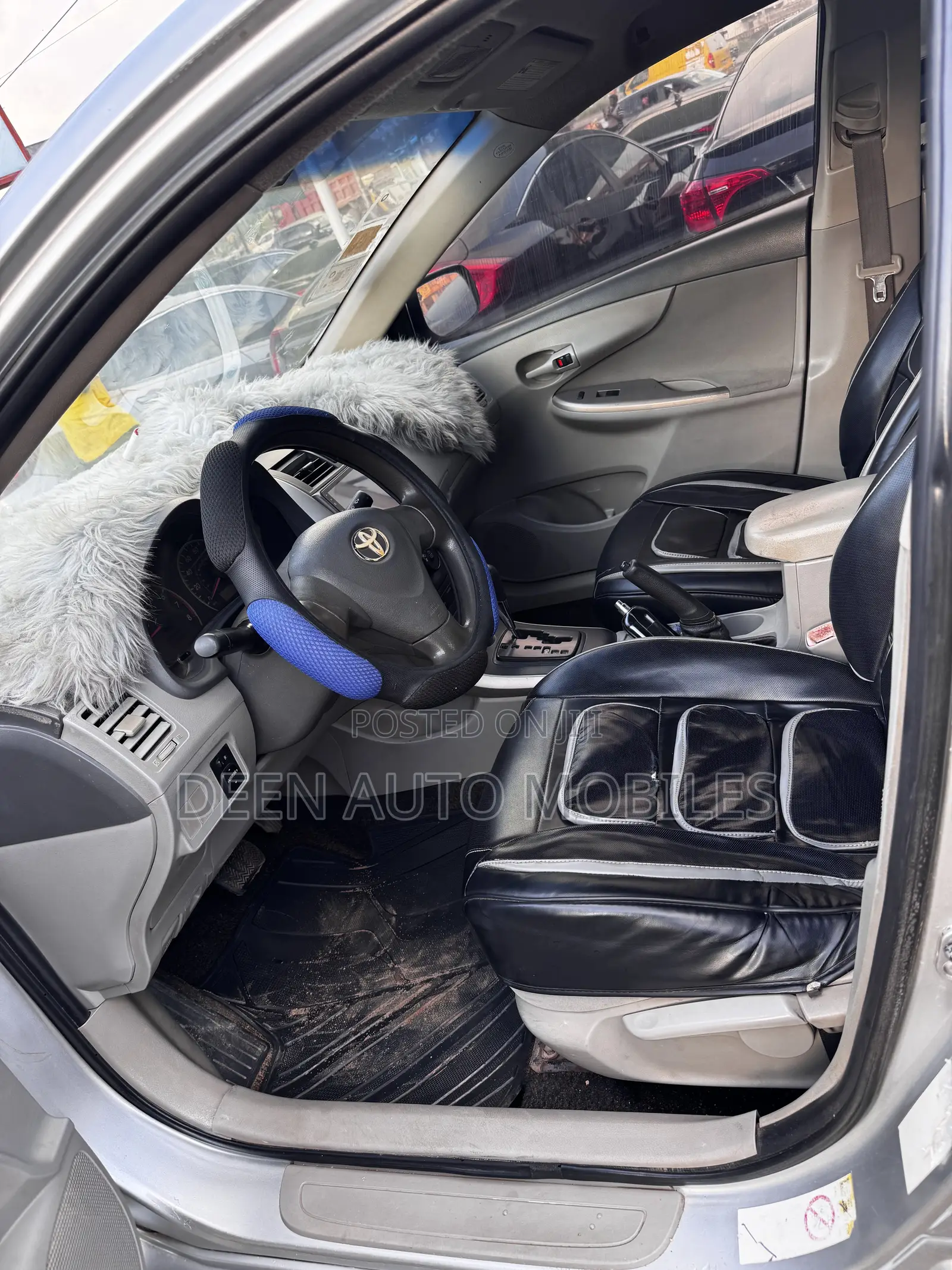 Toyota Corolla LE 4dr Sedan (1.8L 4cyl 4A) 2012