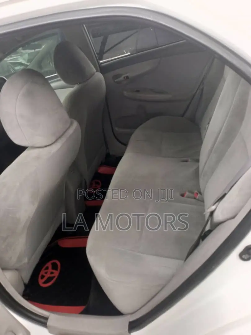 Toyota Corolla 2010 White