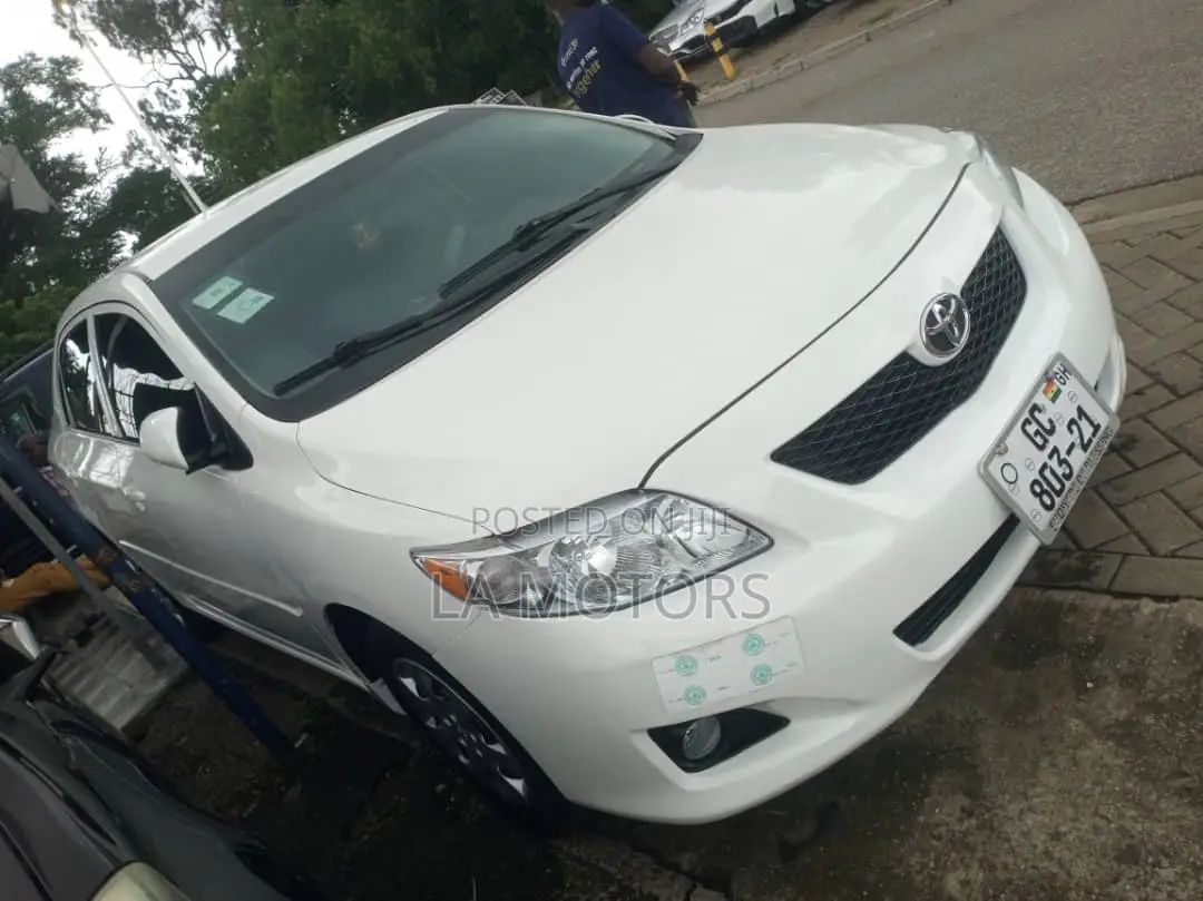 Toyota Corolla 2010 White