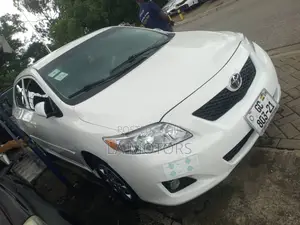 Toyota Corolla 2010 White