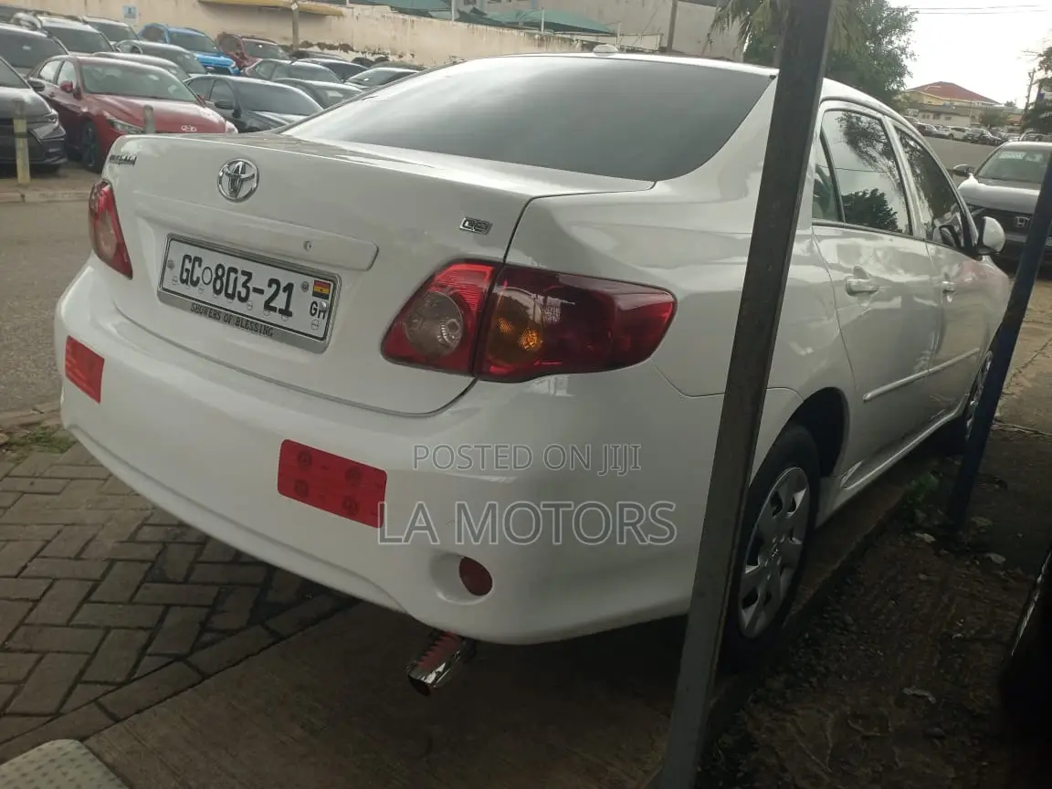Toyota Corolla 2010 White