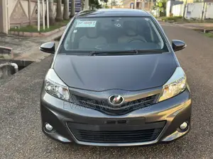Toyota Vitz 1.3 FWD 5dr 2012