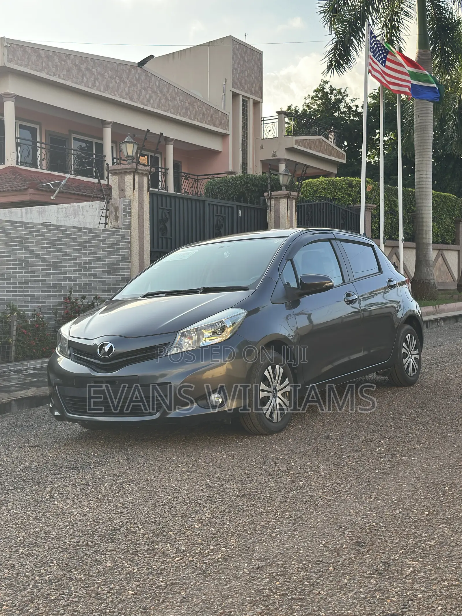 Toyota Vitz 1.3 FWD 5dr 2012