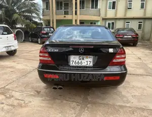 Mercedes-Benz C250 2009 Black