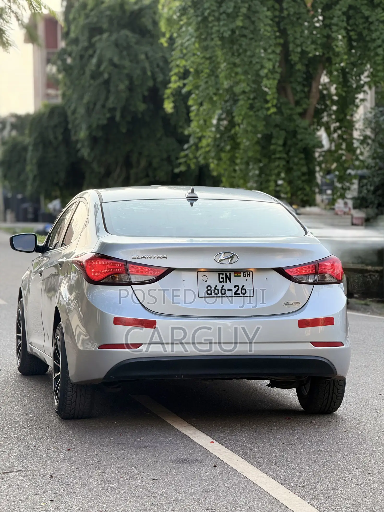 Hyundai Elantra Limited 4dr Sedan (1.8L 4cyl 6A) 2015 Silver