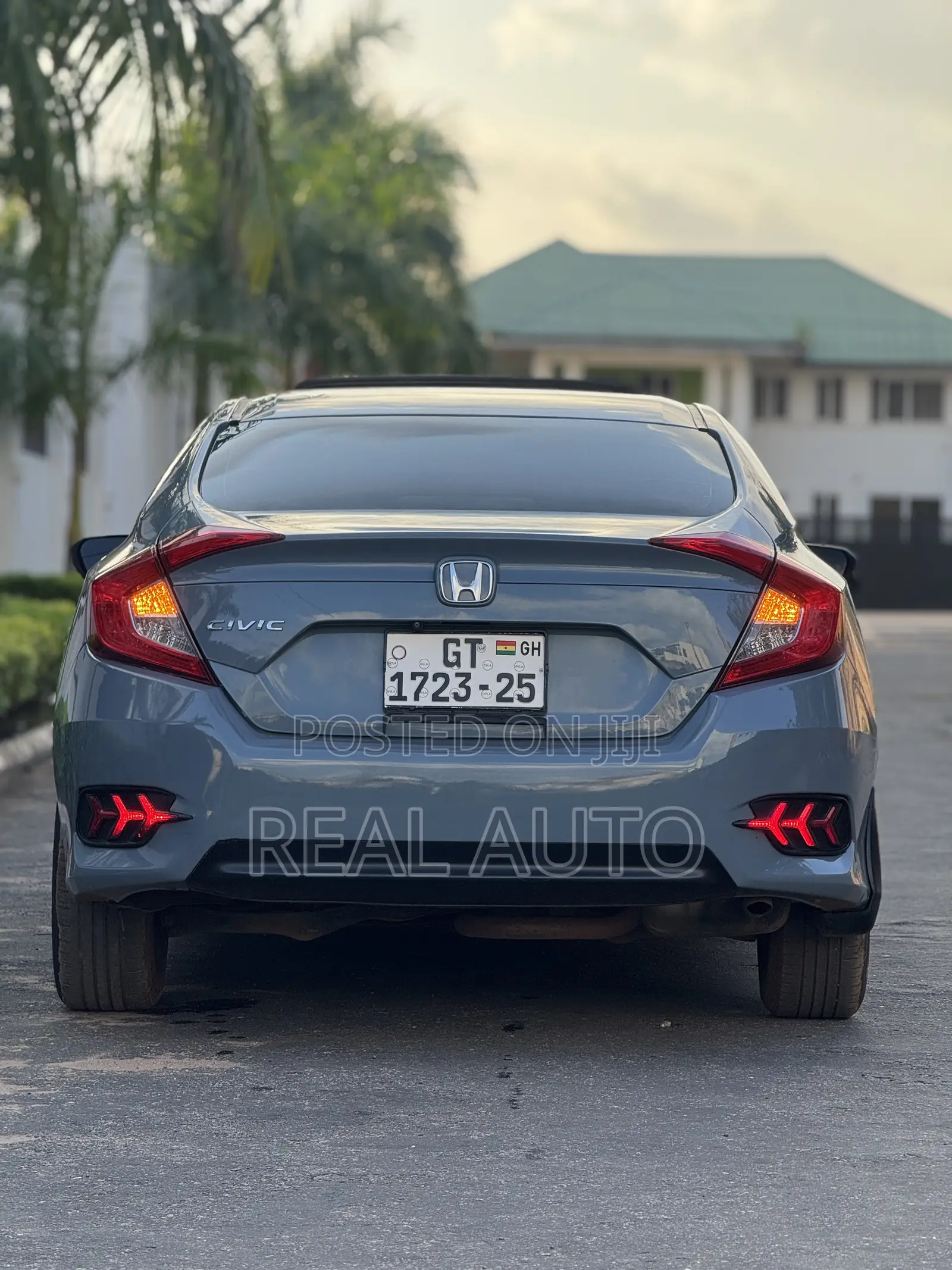 Honda Civic EX 4dr Sedan (2.0L 4cyl) 2017 Gray