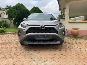 Toyota RAV4 2021 Gray