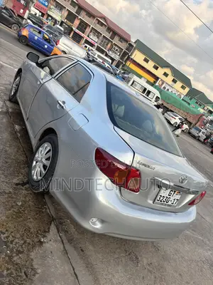 Toyota Corolla LE 4dr Sedan (1.8L 4 cyl 4A) 2009 Silver