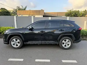 Toyota RAV4 LE AWD 2023 Black