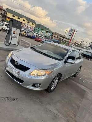 Toyota Corolla LE 4dr Sedan (1.8L 4 cyl 4A) 2009 Silver