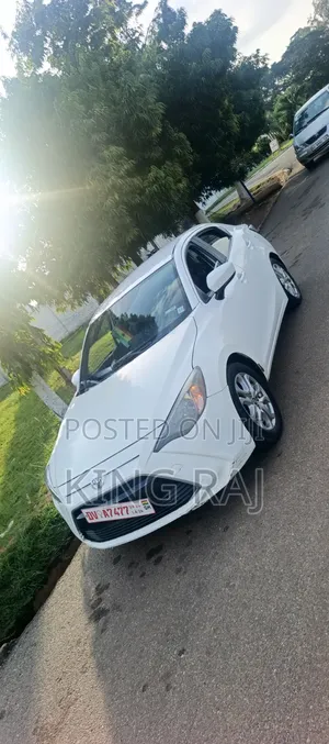 Toyota Yaris 2017 White