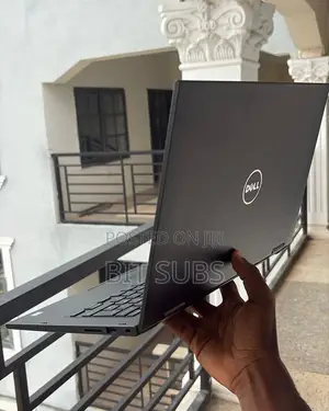Laptop Dell Latitude 3390 2-in-1 8GB Intel Core i5 SSD 256GB