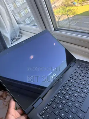 Laptop Dell Latitude 3390 2-in-1 8GB Intel Core i5 SSD 256GB