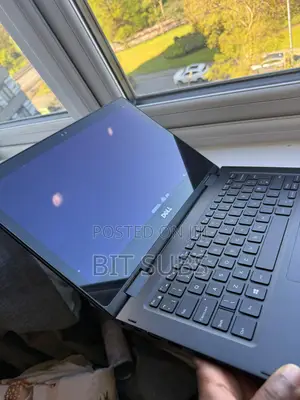 Laptop Dell Latitude 3390 2-in-1 8GB Intel Core i5 SSD 256GB