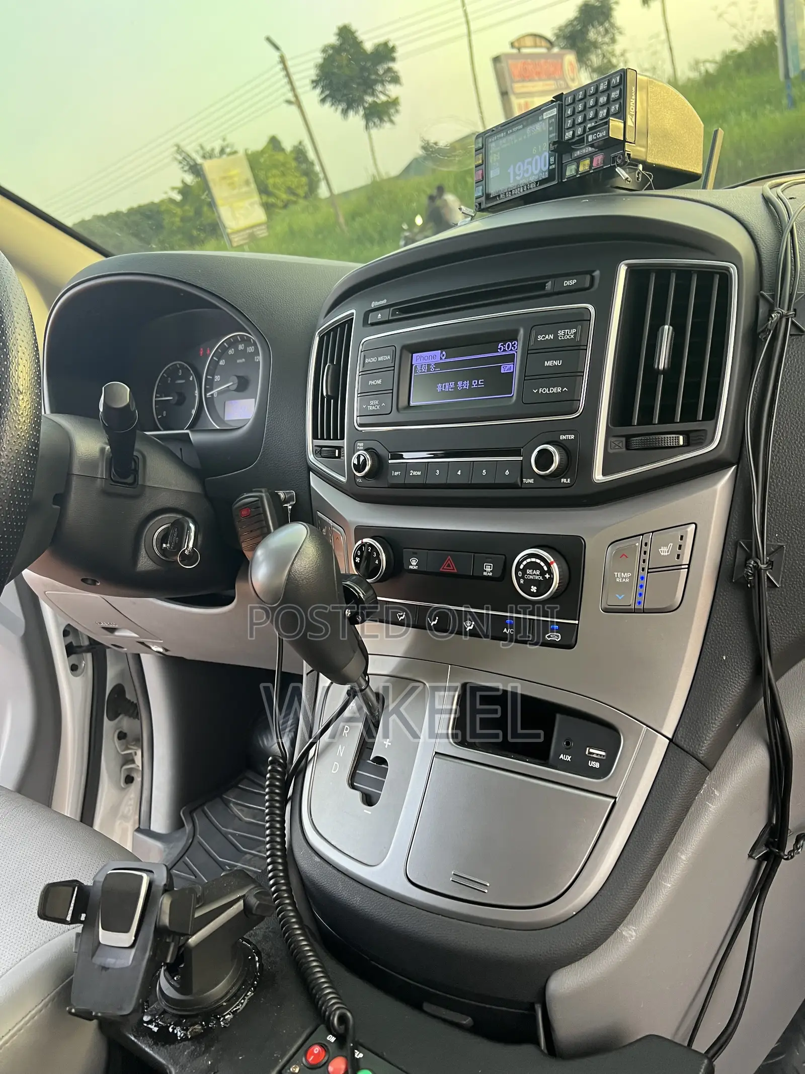 Hyundai H1 2017 White
