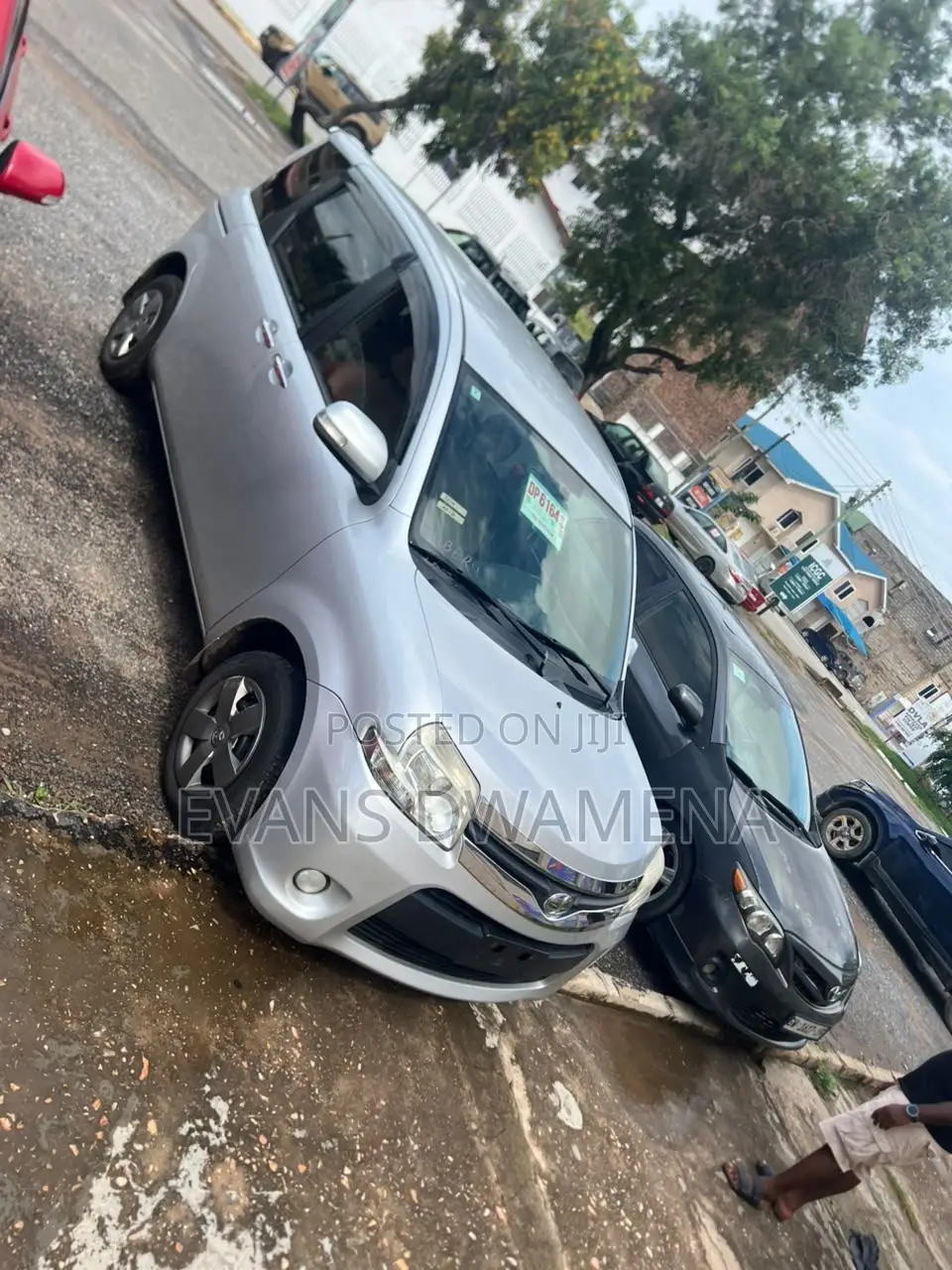 Toyota Sienta 1.5 AWD 2014 Silver