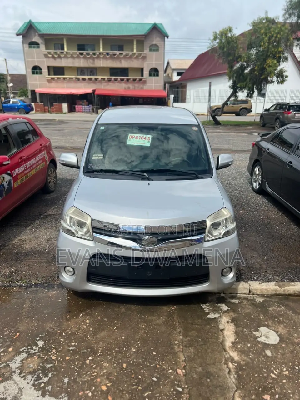 Toyota Sienta 1.5 AWD 2014 Silver