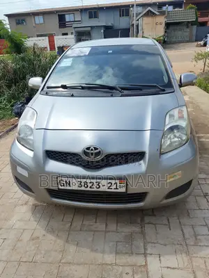 Toyota Vitz 2010 Brown