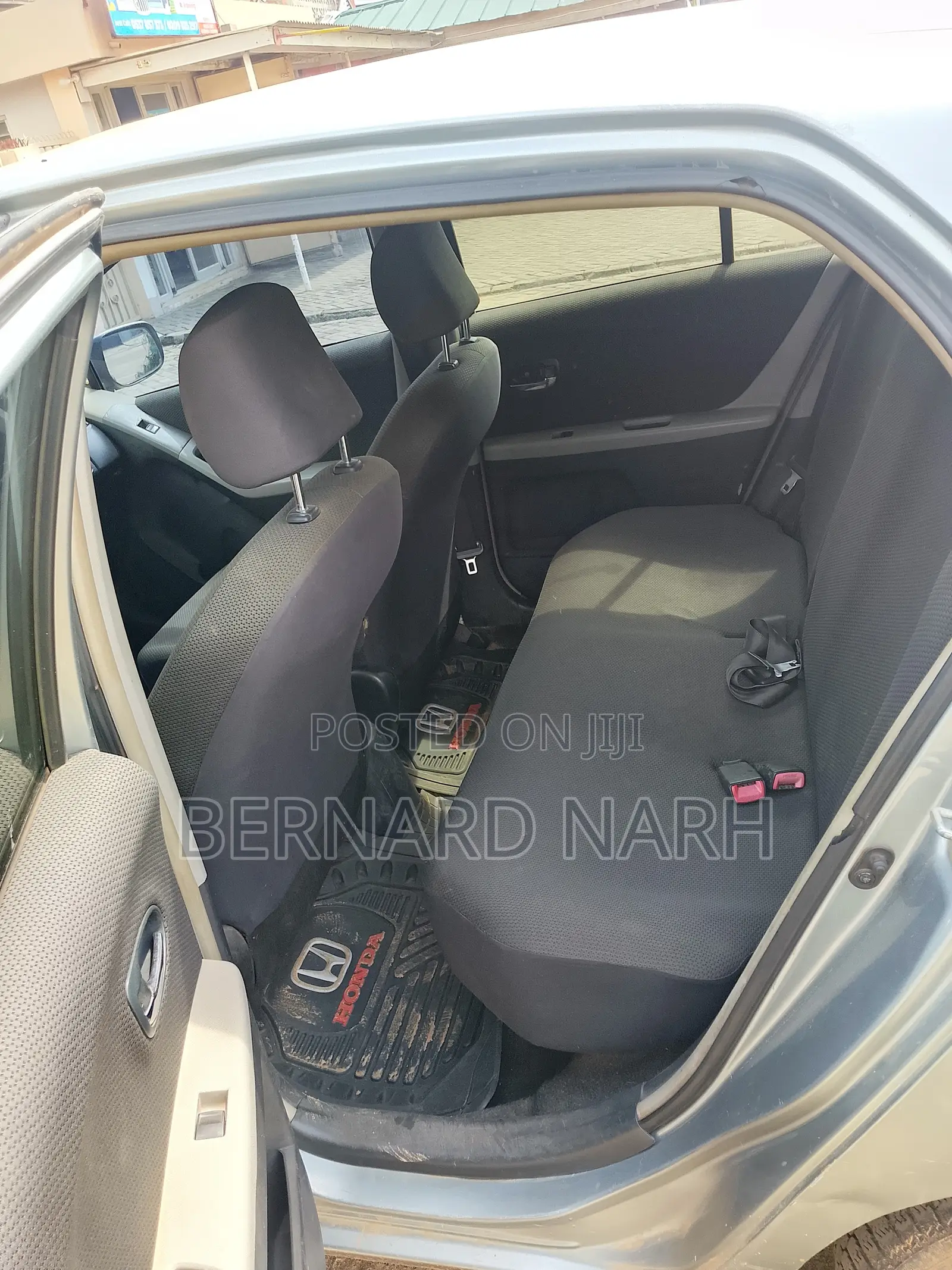 Toyota Vitz 2010 Brown