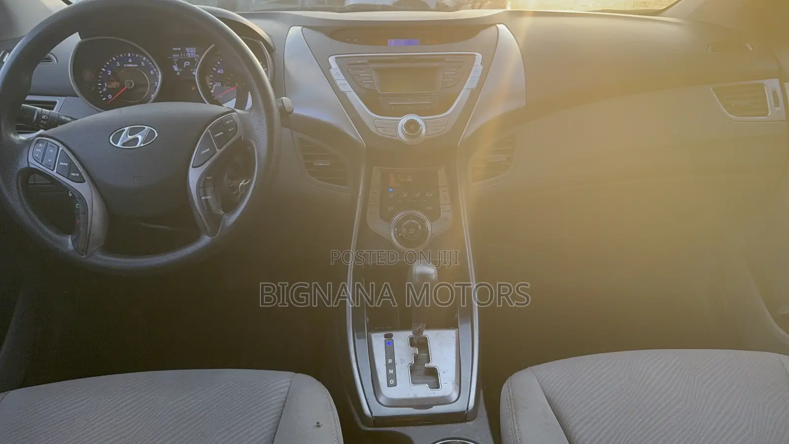 Hyundai Elantra GLS Sedan FWD (1.8L 4cyl 6A) 2013 Gray