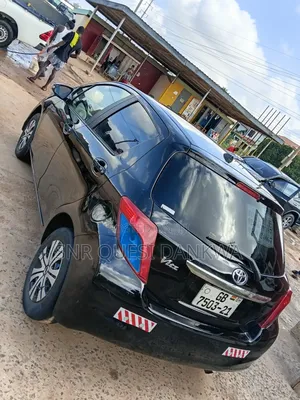 Toyota Vitz 2013 Black