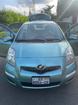 Toyota Vitz 2010 Green